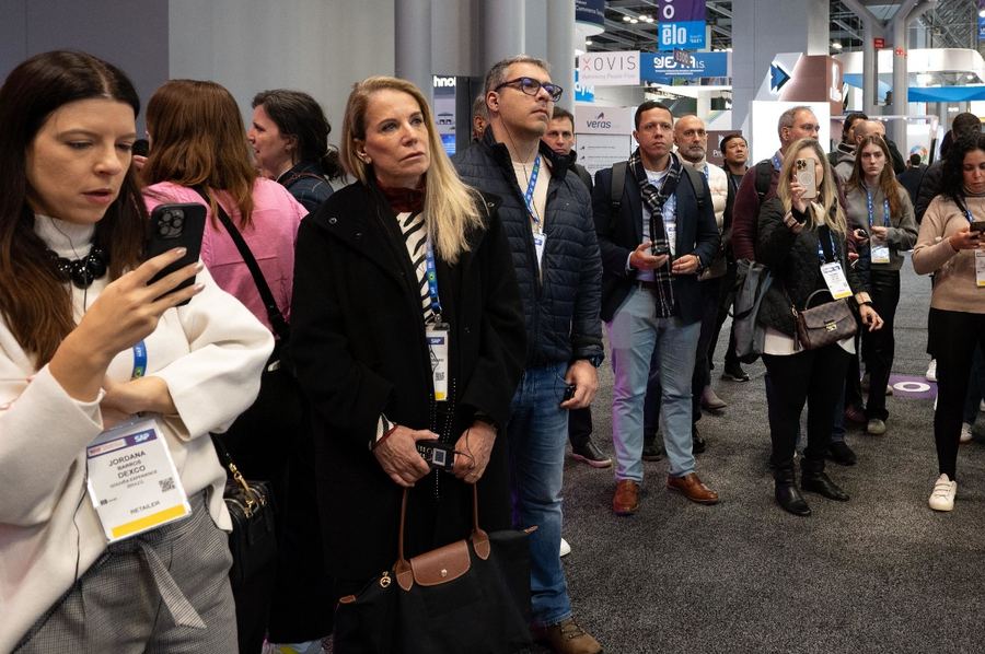 Delegação na Expo da NRF